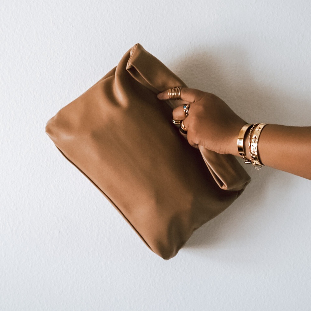 EUC 🤩 MUST-HAVE!! LA VOÛTE LE JOLIE ADOBE - Tan | Retail $75
